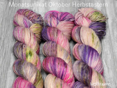 Monatsunikat, Herbstastern, Garn des Monats, handgefärbte Wolle von wollträume