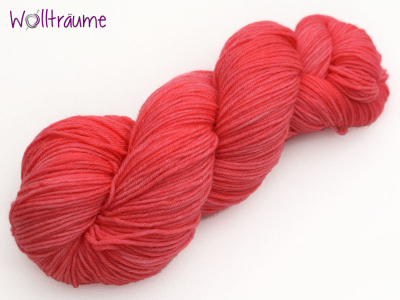 Molly High Twist 80/20 Rose Red handgefärbte Wolle von wollträume