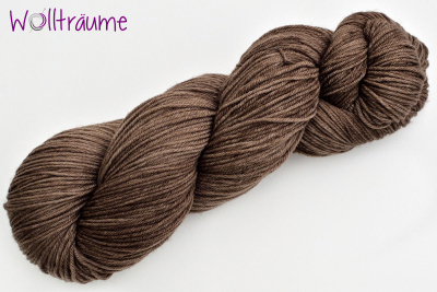 Molly High Twist 80/20 Ebenholz handgefärbte Wolle von wollträume